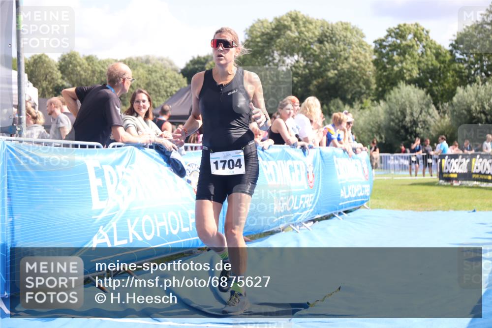 25.08.2024 - Elbe Triathlon Hamburg H.Heesch http://msf.ph/oto/6875627 25.08.2024 12:04:44 Ziel 495, 1704 meine-sportfotos.de