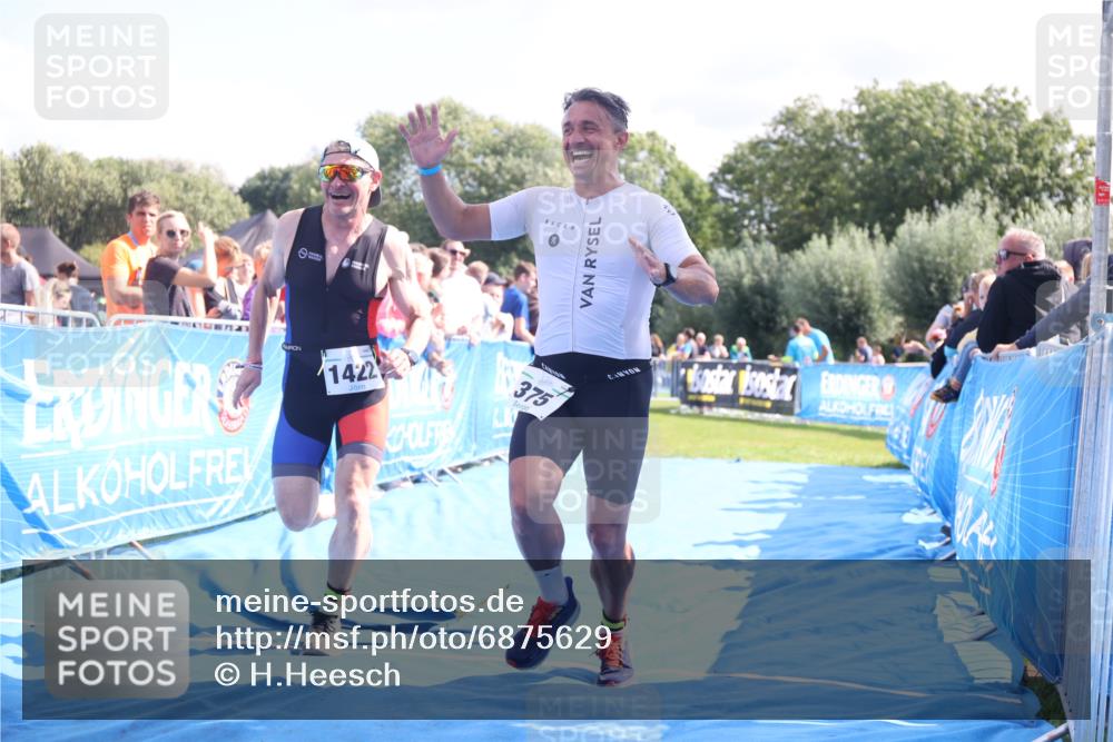 25.08.2024 - Elbe Triathlon Hamburg H.Heesch http://msf.ph/oto/6875629 25.08.2024 11:41:03 Ziel 375, 470, 1422, 1440 meine-sportfotos.de