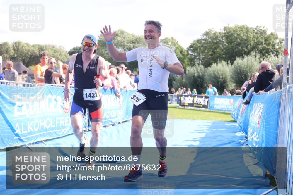 25.08.2024 - Elbe Triathlon Hamburg H.Heesch http://msf.ph/oto/6875632 25.08.2024 11:41:03 Ziel 375, 470, 1422, 1440 meine-sportfotos.de