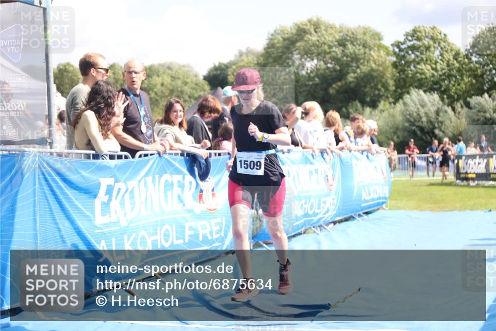 25.08.2024 - Elbe Triathlon Hamburg H.Heesch http://msf.ph/oto/6875634 25.08.2024 12:05:11 Ziel 1509, 1596 meine-sportfotos.de