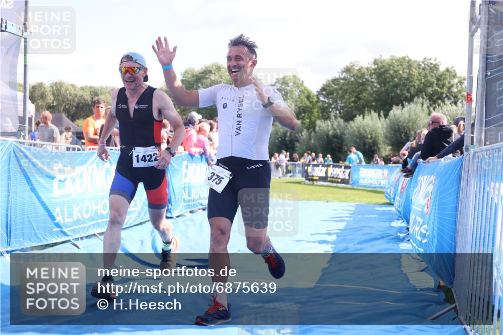 25.08.2024 - Elbe Triathlon Hamburg H.Heesch http://msf.ph/oto/6875639 25.08.2024 11:41:03 Ziel 375, 470, 1422, 1440 meine-sportfotos.de