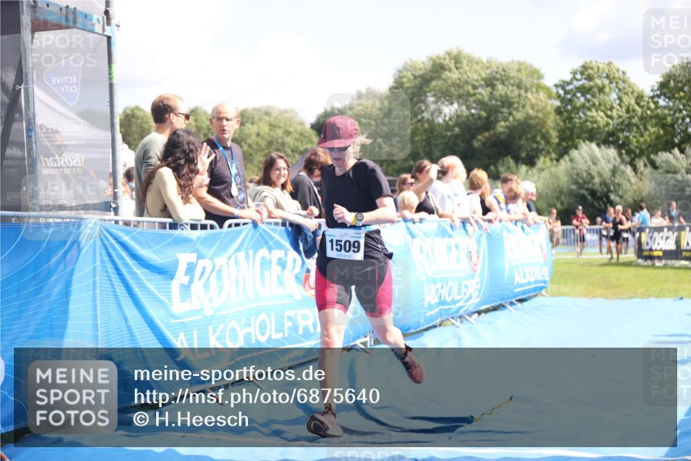 25.08.2024 - Elbe Triathlon Hamburg H.Heesch http://msf.ph/oto/6875640 25.08.2024 12:05:11 Ziel 1509, 1596 meine-sportfotos.de