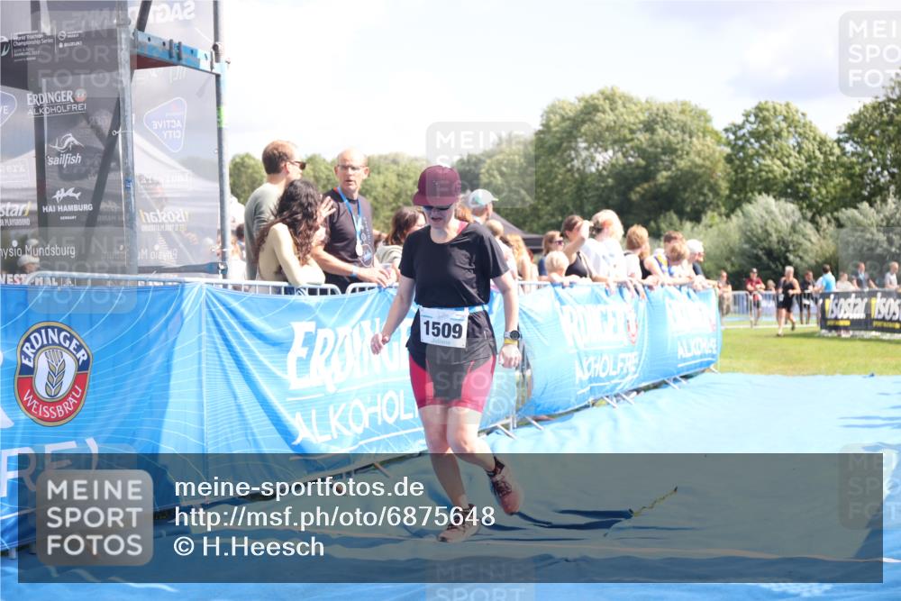 25.08.2024 - Elbe Triathlon Hamburg H.Heesch http://msf.ph/oto/6875648 25.08.2024 12:05:11 Ziel 1509, 1596 meine-sportfotos.de
