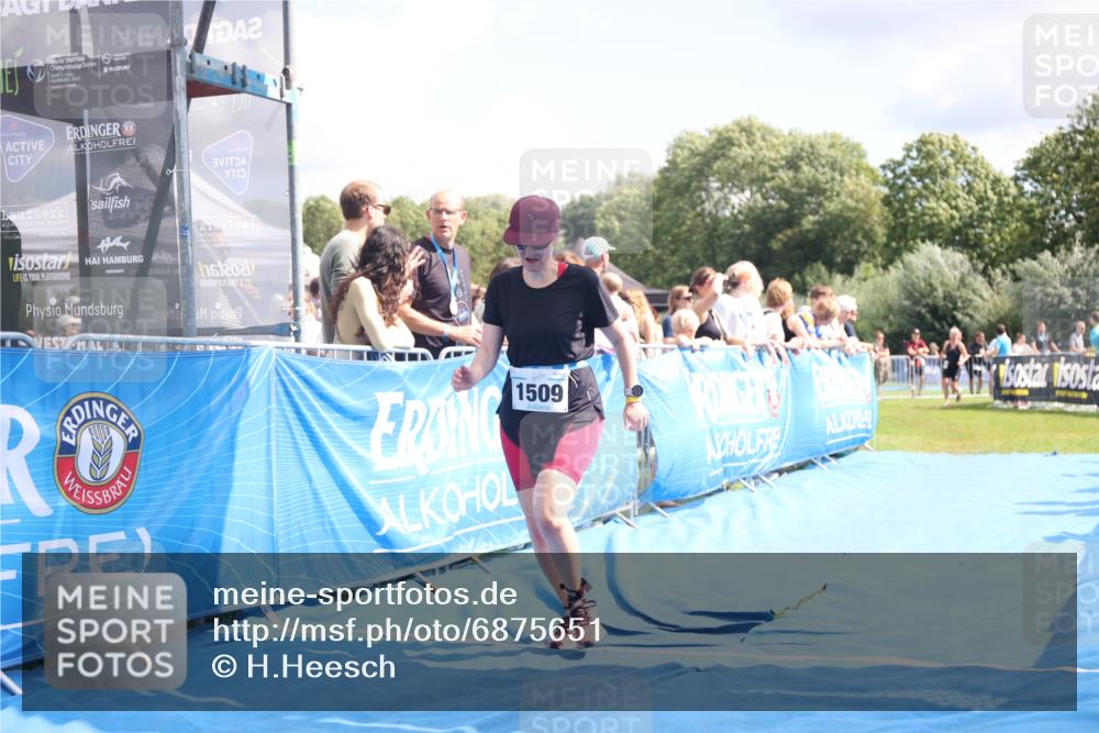 25.08.2024 - Elbe Triathlon Hamburg H.Heesch http://msf.ph/oto/6875651 25.08.2024 12:05:11 Ziel 1509, 1596 meine-sportfotos.de