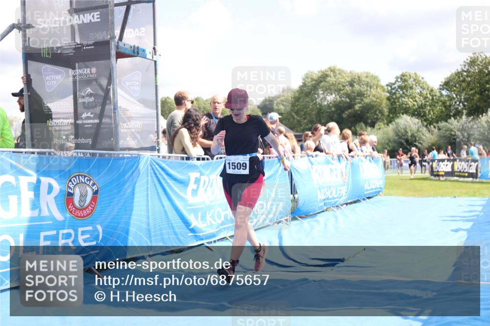 25.08.2024 - Elbe Triathlon Hamburg H.Heesch http://msf.ph/oto/6875657 25.08.2024 12:05:11 Ziel 1509, 1596 meine-sportfotos.de