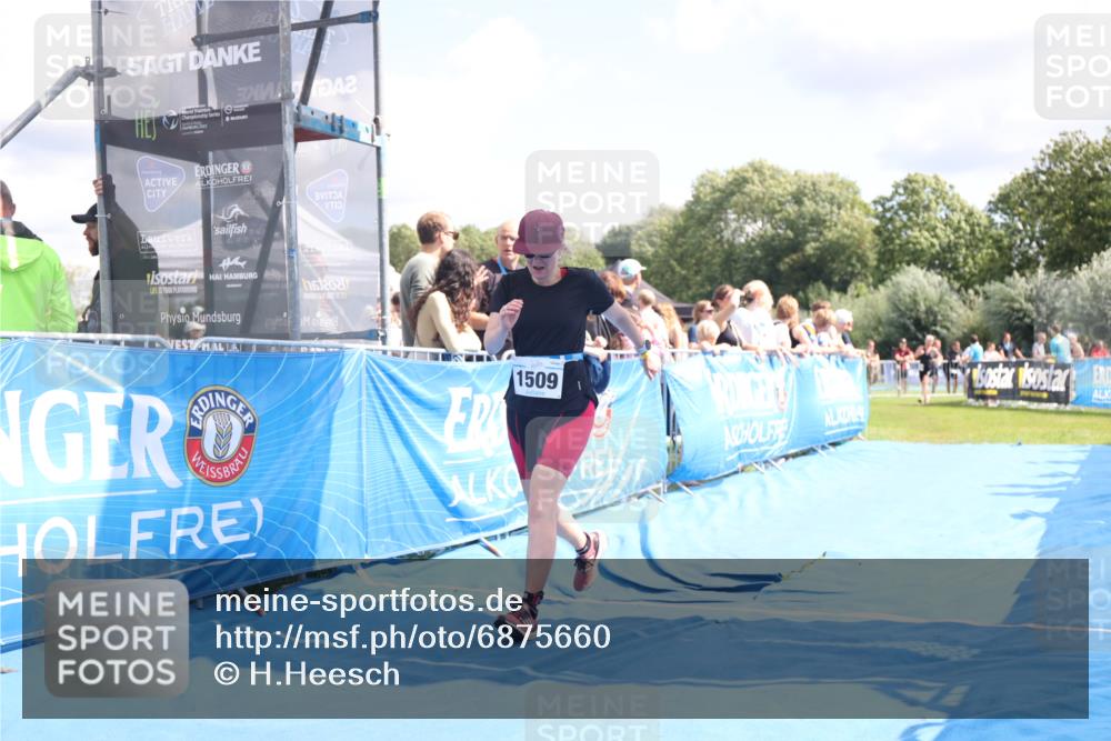 25.08.2024 - Elbe Triathlon Hamburg H.Heesch http://msf.ph/oto/6875660 25.08.2024 12:05:11 Ziel 1509, 1596 meine-sportfotos.de