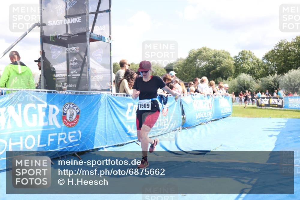 25.08.2024 - Elbe Triathlon Hamburg H.Heesch http://msf.ph/oto/6875662 25.08.2024 12:05:11 Ziel 1509, 1596 meine-sportfotos.de