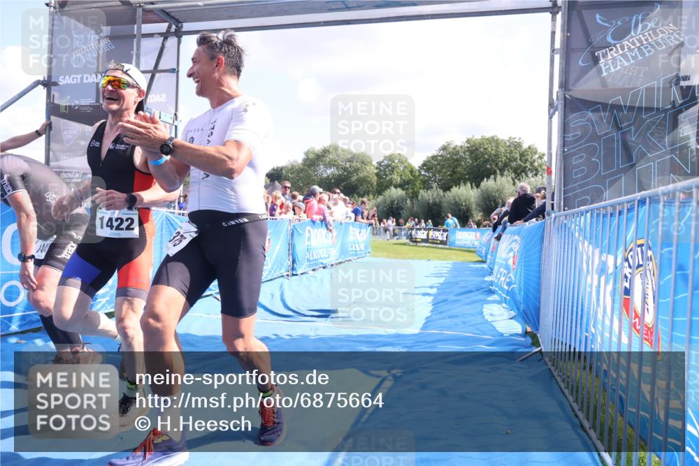 25.08.2024 - Elbe Triathlon Hamburg H.Heesch http://msf.ph/oto/6875664 25.08.2024 11:41:03 Ziel 375, 470, 1422, 1440 meine-sportfotos.de