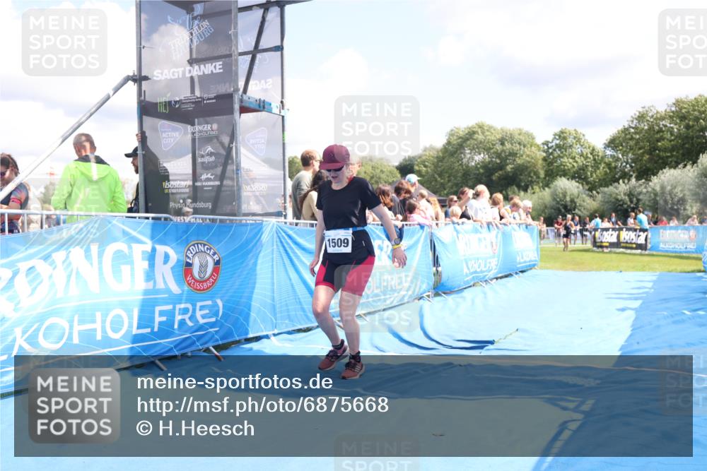 25.08.2024 - Elbe Triathlon Hamburg H.Heesch http://msf.ph/oto/6875668 25.08.2024 12:05:11 Ziel 1509, 1596 meine-sportfotos.de