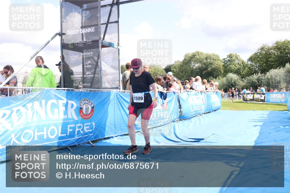 25.08.2024 - Elbe Triathlon Hamburg H.Heesch http://msf.ph/oto/6875671 25.08.2024 12:05:11 Ziel 1509, 1596 meine-sportfotos.de