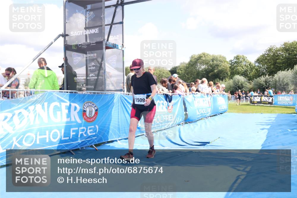 25.08.2024 - Elbe Triathlon Hamburg H.Heesch http://msf.ph/oto/6875674 25.08.2024 12:05:11 Ziel 1509, 1596 meine-sportfotos.de