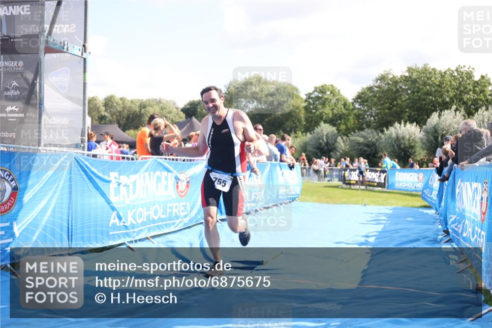 25.08.2024 - Elbe Triathlon Hamburg H.Heesch http://msf.ph/oto/6875675 25.08.2024 11:41:19 Ziel 755 meine-sportfotos.de