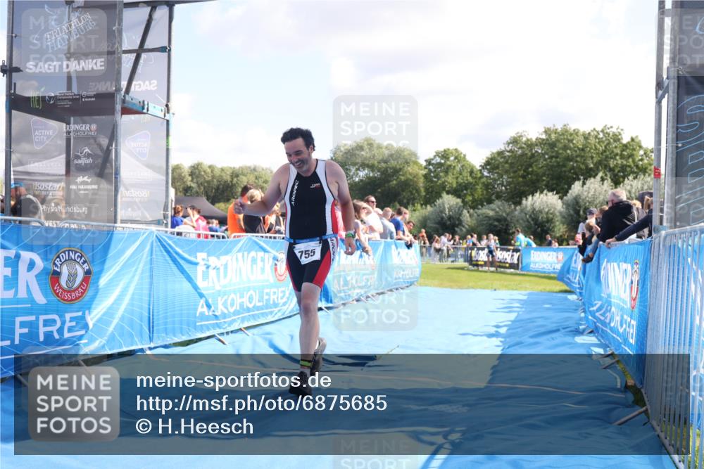 25.08.2024 - Elbe Triathlon Hamburg H.Heesch http://msf.ph/oto/6875685 25.08.2024 11:41:19 Ziel 755 meine-sportfotos.de
