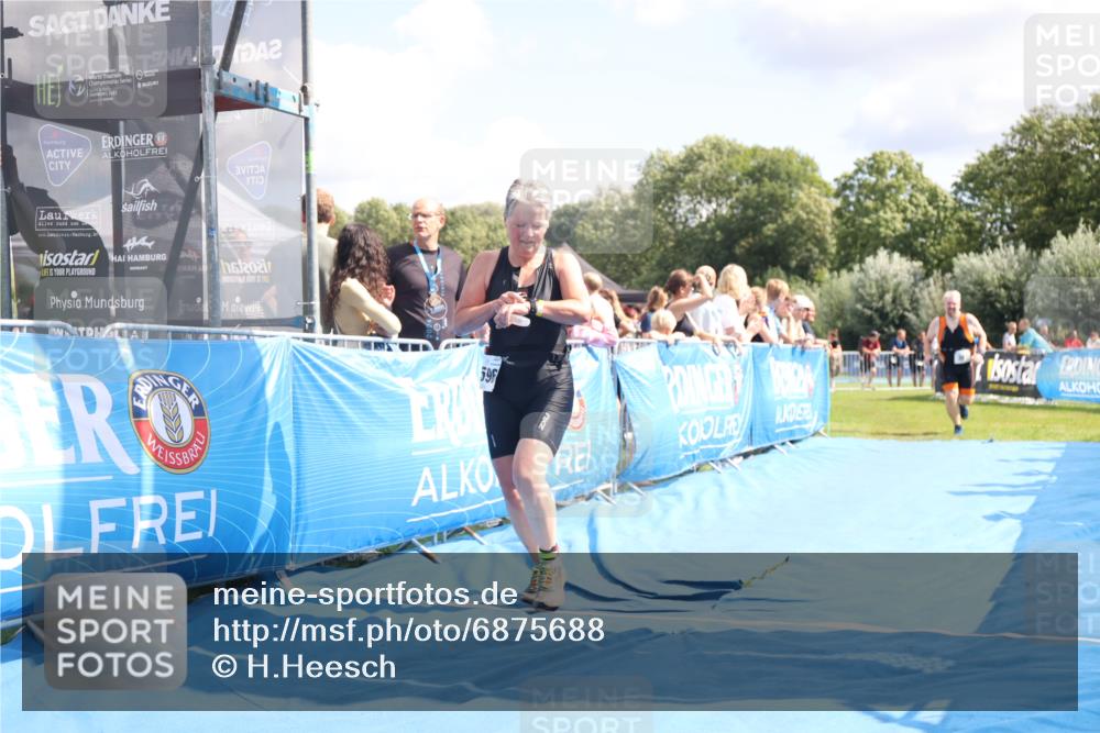 25.08.2024 - Elbe Triathlon Hamburg H.Heesch http://msf.ph/oto/6875688 25.08.2024 12:05:20 Ziel 361, 1596 meine-sportfotos.de