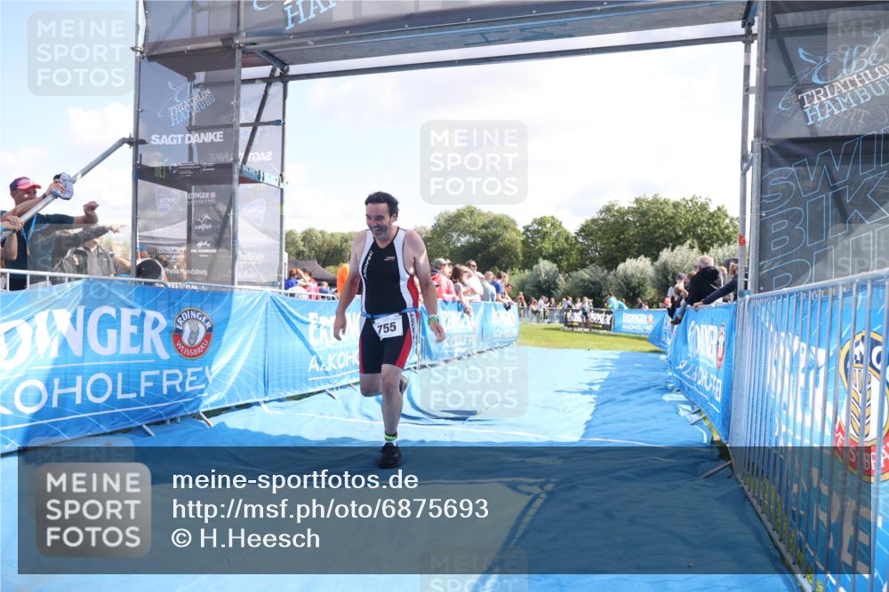 25.08.2024 - Elbe Triathlon Hamburg H.Heesch http://msf.ph/oto/6875693 25.08.2024 11:41:20 Ziel 755 meine-sportfotos.de