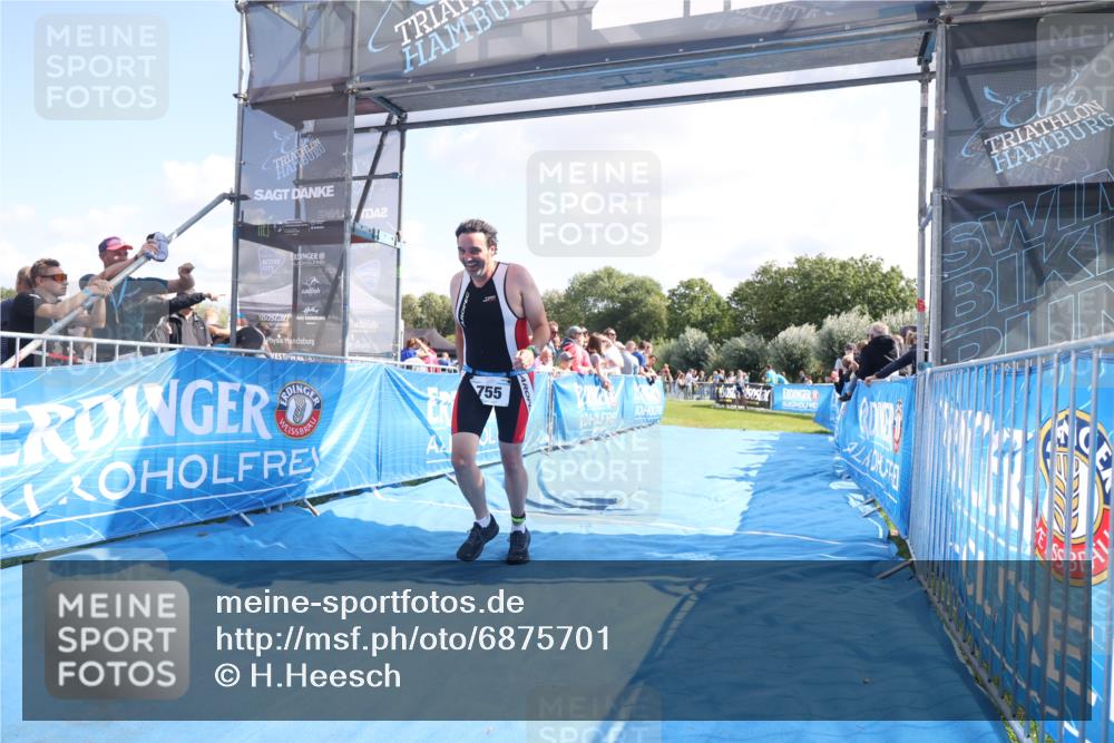 25.08.2024 - Elbe Triathlon Hamburg H.Heesch http://msf.ph/oto/6875701 25.08.2024 11:41:20 Ziel 755 meine-sportfotos.de