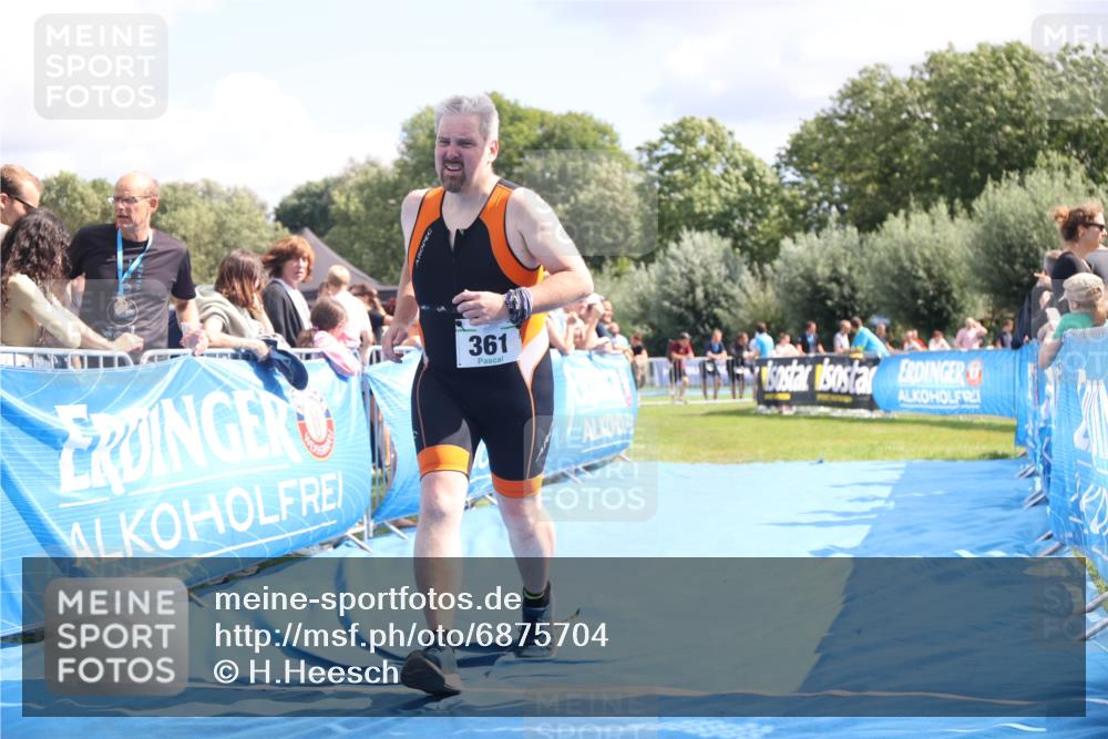 25.08.2024 - Elbe Triathlon Hamburg H.Heesch http://msf.ph/oto/6875704 25.08.2024 12:05:24 Ziel 361, 1596, 1603 meine-sportfotos.de
