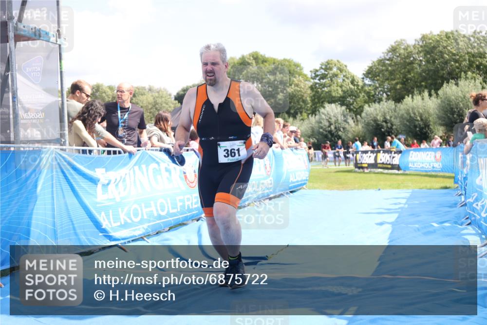 25.08.2024 - Elbe Triathlon Hamburg H.Heesch http://msf.ph/oto/6875722 25.08.2024 12:05:25 Ziel 361, 1596, 1603 meine-sportfotos.de