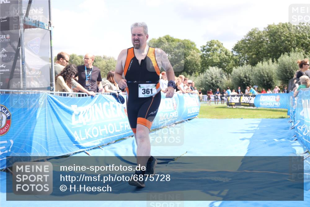 25.08.2024 - Elbe Triathlon Hamburg H.Heesch http://msf.ph/oto/6875728 25.08.2024 12:05:25 Ziel 361, 1596, 1603 meine-sportfotos.de
