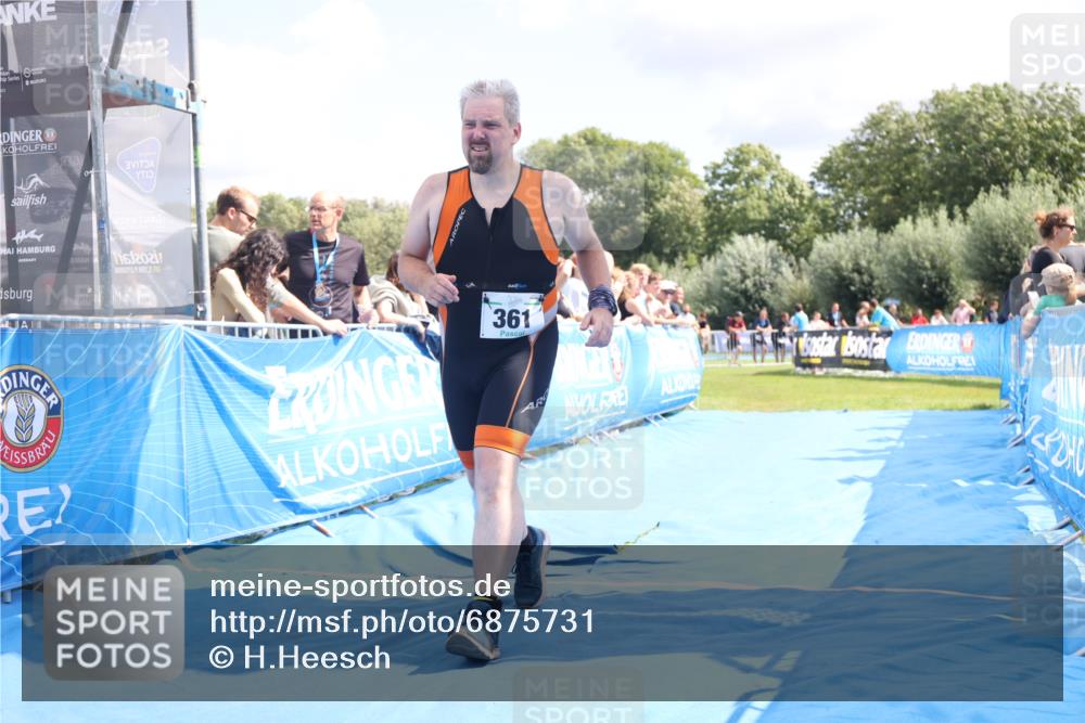 25.08.2024 - Elbe Triathlon Hamburg H.Heesch http://msf.ph/oto/6875731 25.08.2024 12:05:25 Ziel 361, 1596, 1603 meine-sportfotos.de