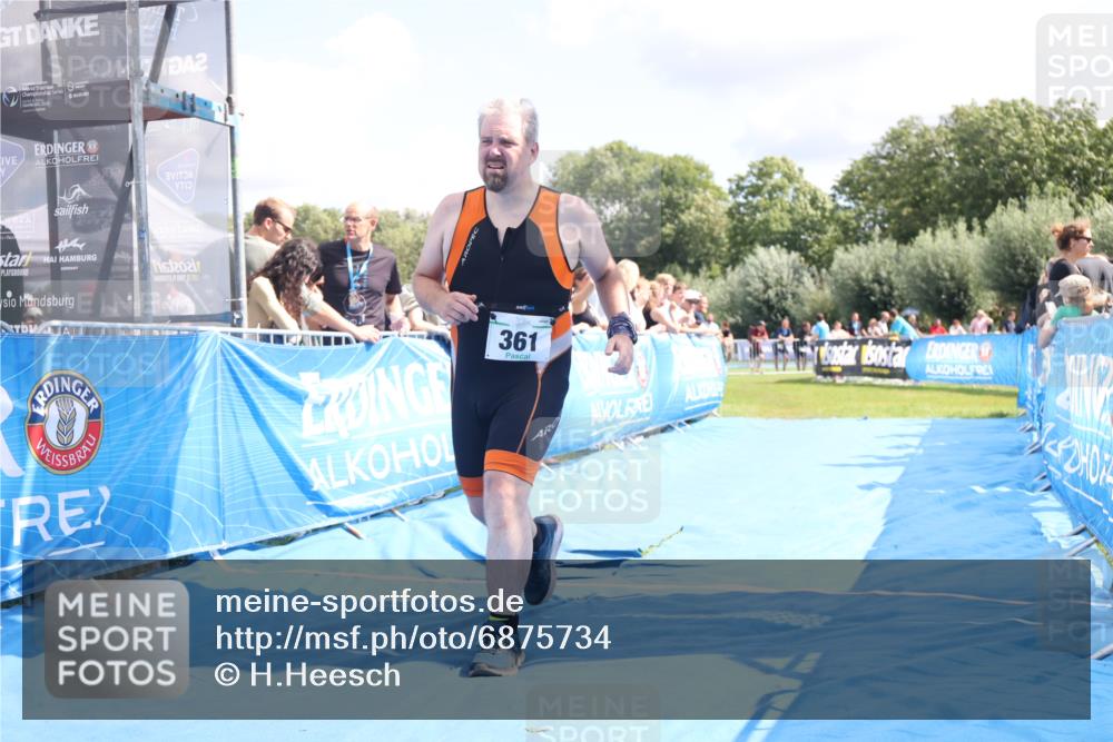 25.08.2024 - Elbe Triathlon Hamburg H.Heesch http://msf.ph/oto/6875734 25.08.2024 12:05:25 Ziel 361, 1596, 1603 meine-sportfotos.de