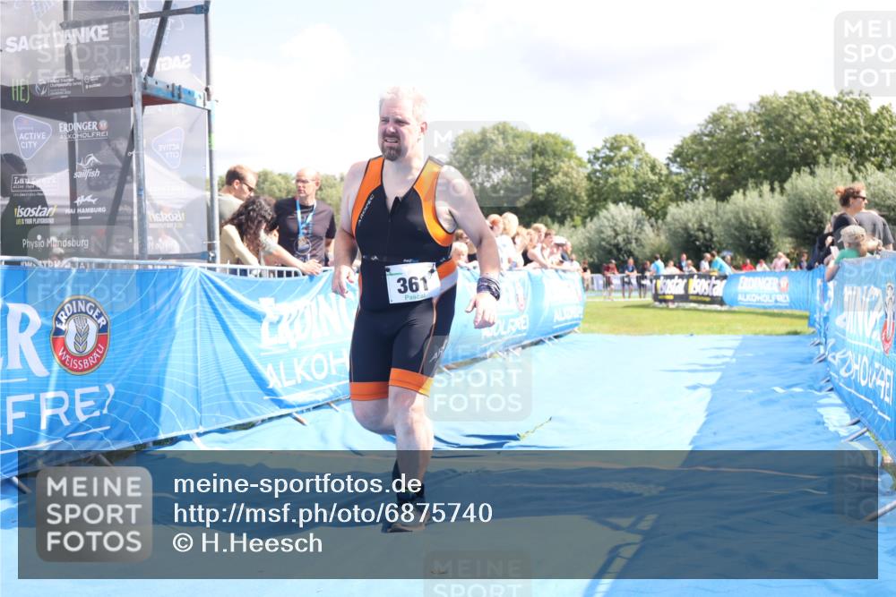 25.08.2024 - Elbe Triathlon Hamburg H.Heesch http://msf.ph/oto/6875740 25.08.2024 12:05:25 Ziel 361, 1596, 1603 meine-sportfotos.de