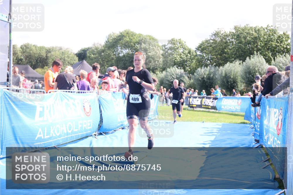 25.08.2024 - Elbe Triathlon Hamburg H.Heesch http://msf.ph/oto/6875745 25.08.2024 11:41:40 Ziel 430, 489, 577 meine-sportfotos.de