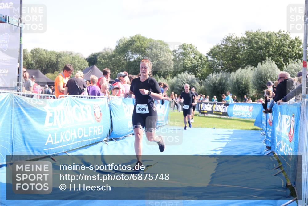 25.08.2024 - Elbe Triathlon Hamburg H.Heesch http://msf.ph/oto/6875748 25.08.2024 11:41:40 Ziel 430, 489, 577 meine-sportfotos.de