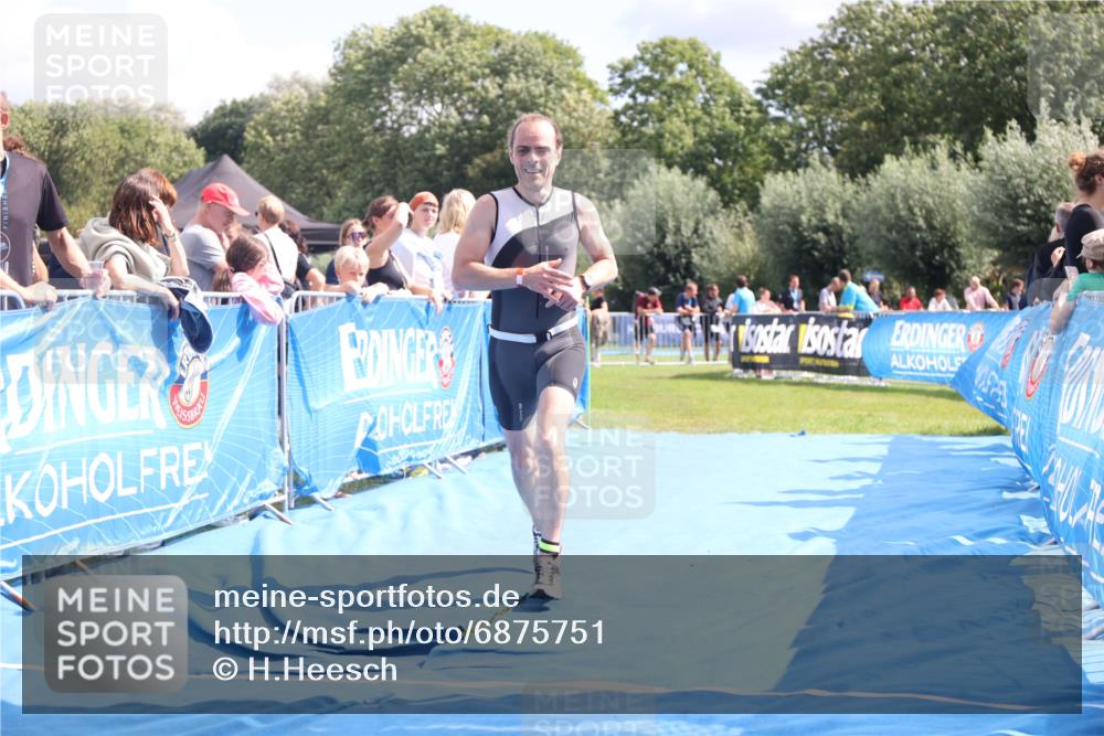 25.08.2024 - Elbe Triathlon Hamburg H.Heesch http://msf.ph/oto/6875751 25.08.2024 12:05:32 Ziel 1603, 1719 meine-sportfotos.de