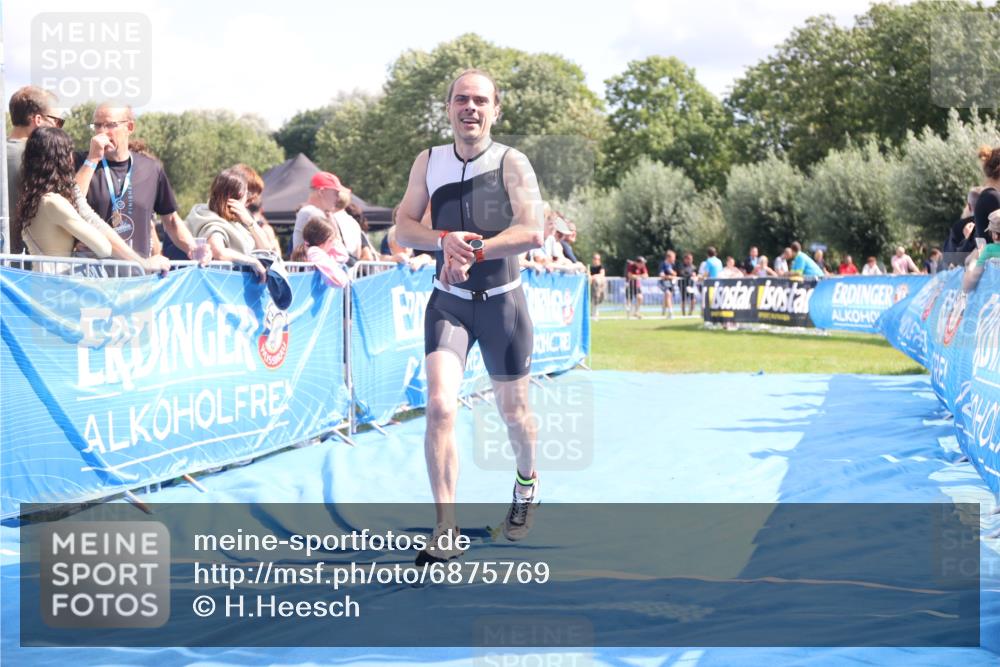 25.08.2024 - Elbe Triathlon Hamburg H.Heesch http://msf.ph/oto/6875769 25.08.2024 12:05:32 Ziel 1603, 1719 meine-sportfotos.de