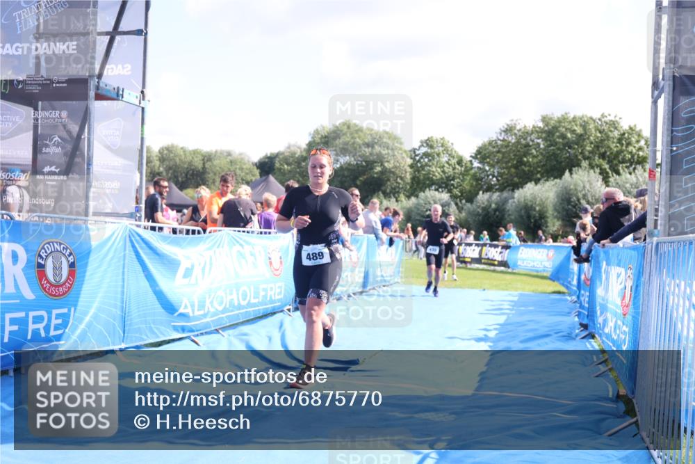 25.08.2024 - Elbe Triathlon Hamburg H.Heesch http://msf.ph/oto/6875770 25.08.2024 11:41:41 Ziel 430, 489, 577 meine-sportfotos.de