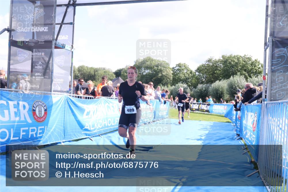 25.08.2024 - Elbe Triathlon Hamburg H.Heesch http://msf.ph/oto/6875776 25.08.2024 11:41:41 Ziel 430, 489, 577 meine-sportfotos.de
