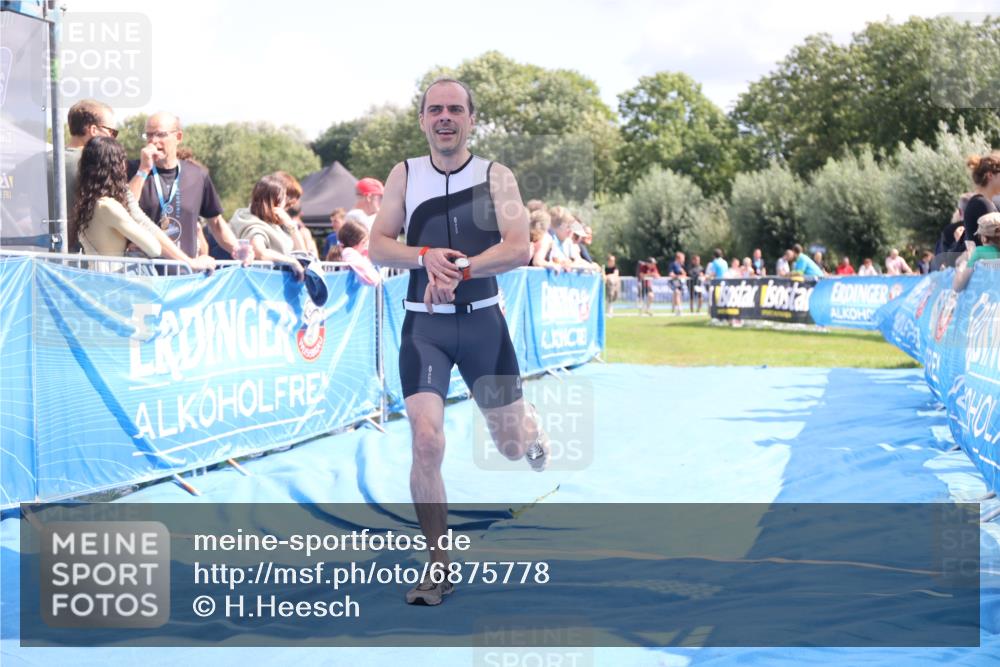 25.08.2024 - Elbe Triathlon Hamburg H.Heesch http://msf.ph/oto/6875778 25.08.2024 12:05:32 Ziel 1603, 1719 meine-sportfotos.de