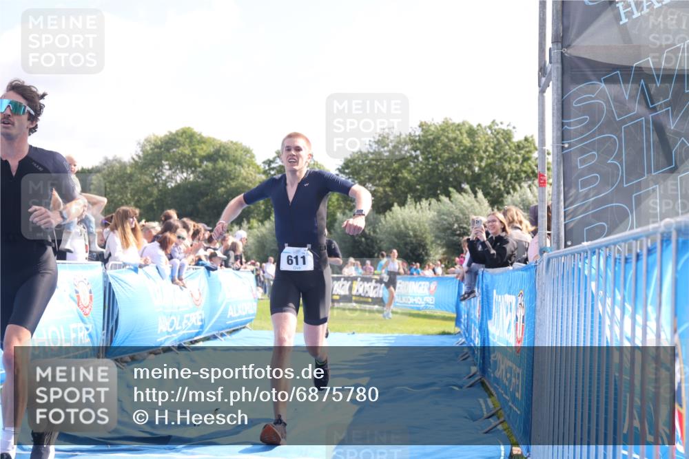 25.08.2024 - Elbe Triathlon Hamburg H.Heesch http://msf.ph/oto/6875780 25.08.2024 11:16:26 Ziel 607, 611, 693 meine-sportfotos.de