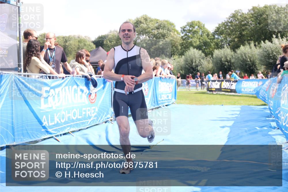 25.08.2024 - Elbe Triathlon Hamburg H.Heesch http://msf.ph/oto/6875781 25.08.2024 12:05:32 Ziel 1603, 1719 meine-sportfotos.de