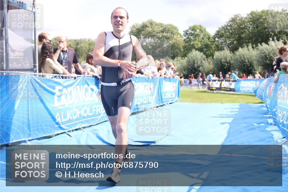 25.08.2024 - Elbe Triathlon Hamburg H.Heesch http://msf.ph/oto/6875790 25.08.2024 12:05:32 Ziel 1603, 1719 meine-sportfotos.de