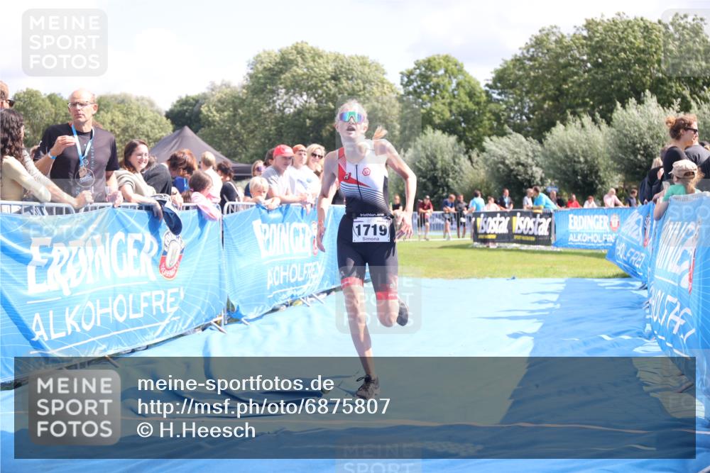 25.08.2024 - Elbe Triathlon Hamburg H.Heesch http://msf.ph/oto/6875807 25.08.2024 12:05:38 Ziel 1603, 1719 meine-sportfotos.de