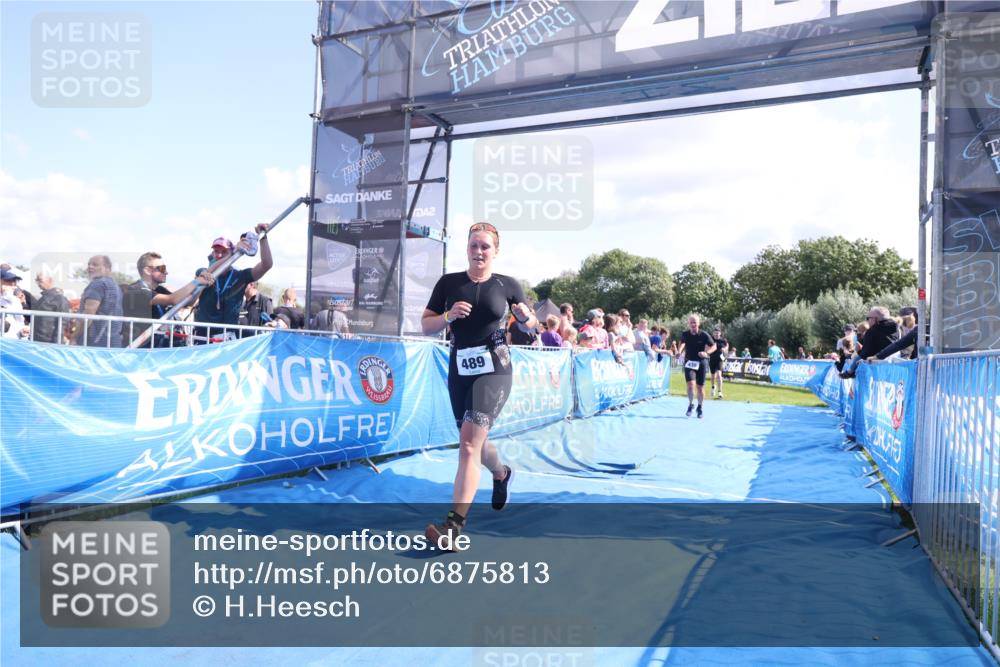 25.08.2024 - Elbe Triathlon Hamburg H.Heesch http://msf.ph/oto/6875813 25.08.2024 11:41:41 Ziel 430, 489, 577 meine-sportfotos.de