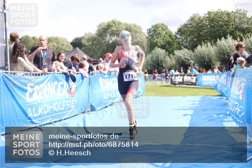 25.08.2024 - Elbe Triathlon Hamburg H.Heesch http://msf.ph/oto/6875814 25.08.2024 12:05:38 Ziel 1603, 1719 meine-sportfotos.de