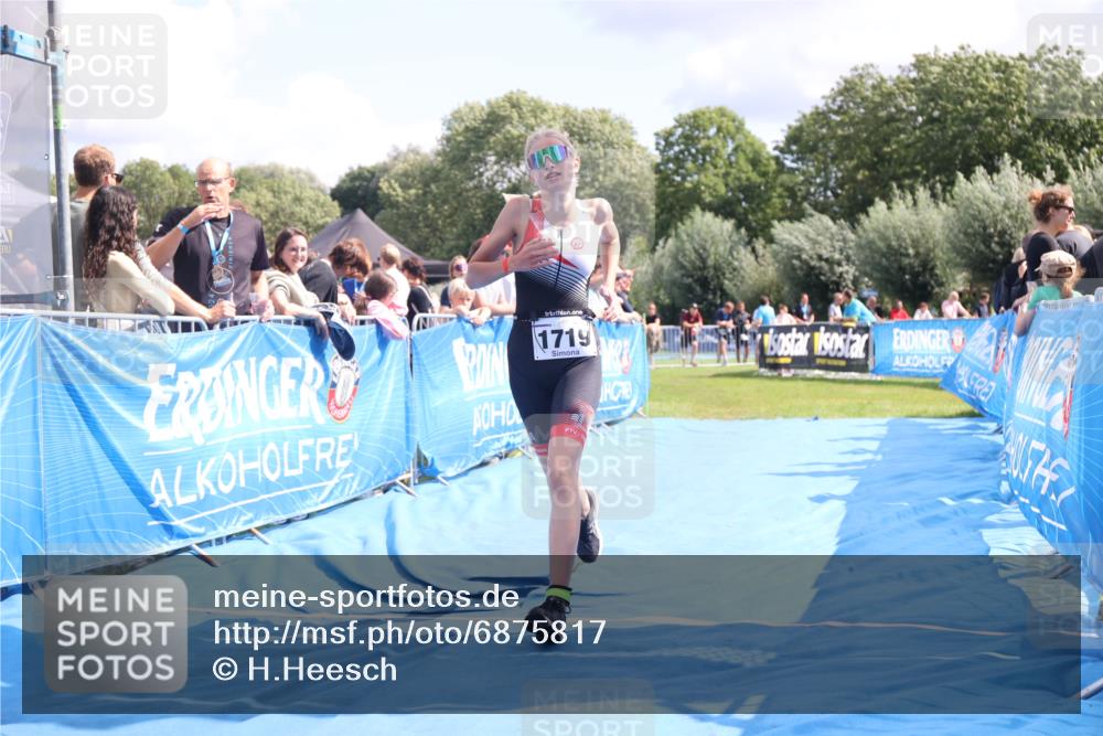 25.08.2024 - Elbe Triathlon Hamburg H.Heesch http://msf.ph/oto/6875817 25.08.2024 12:05:38 Ziel 1603, 1719 meine-sportfotos.de