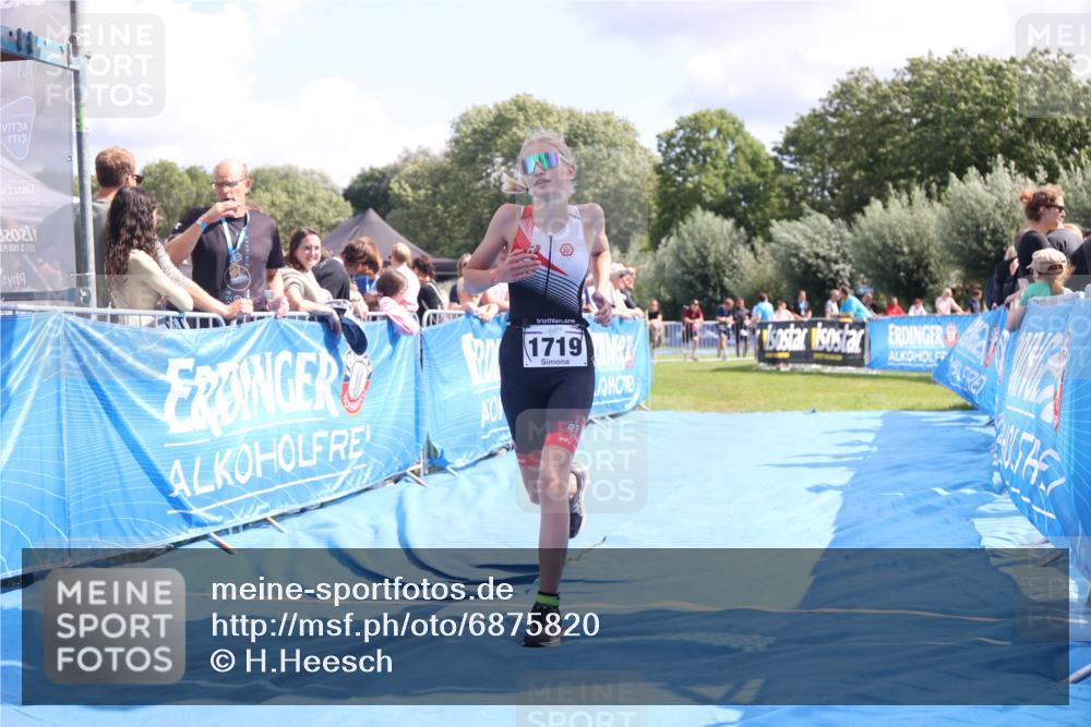 25.08.2024 - Elbe Triathlon Hamburg H.Heesch http://msf.ph/oto/6875820 25.08.2024 12:05:38 Ziel 1603, 1719 meine-sportfotos.de