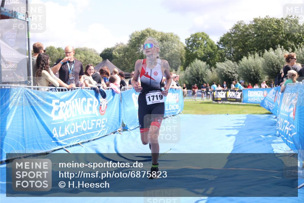 25.08.2024 - Elbe Triathlon Hamburg H.Heesch http://msf.ph/oto/6875823 25.08.2024 12:05:38 Ziel 1603, 1719 meine-sportfotos.de