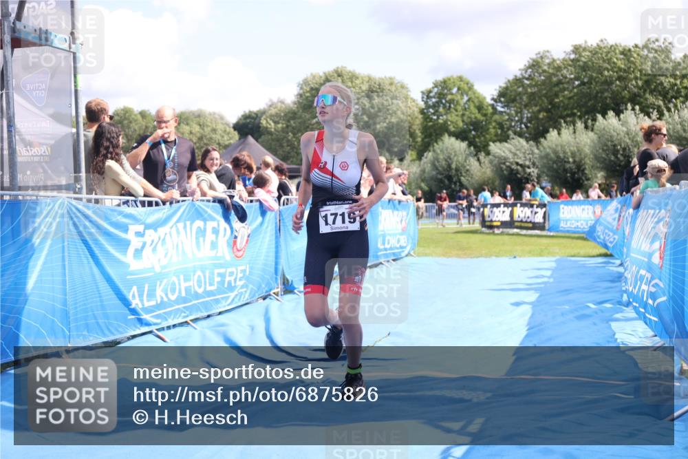 25.08.2024 - Elbe Triathlon Hamburg H.Heesch http://msf.ph/oto/6875826 25.08.2024 12:05:38 Ziel 1603, 1719 meine-sportfotos.de