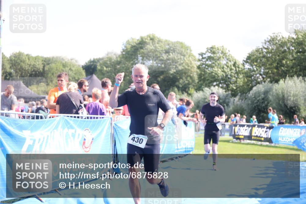 25.08.2024 - Elbe Triathlon Hamburg H.Heesch http://msf.ph/oto/6875828 25.08.2024 11:41:43 Ziel 430, 489, 577 meine-sportfotos.de