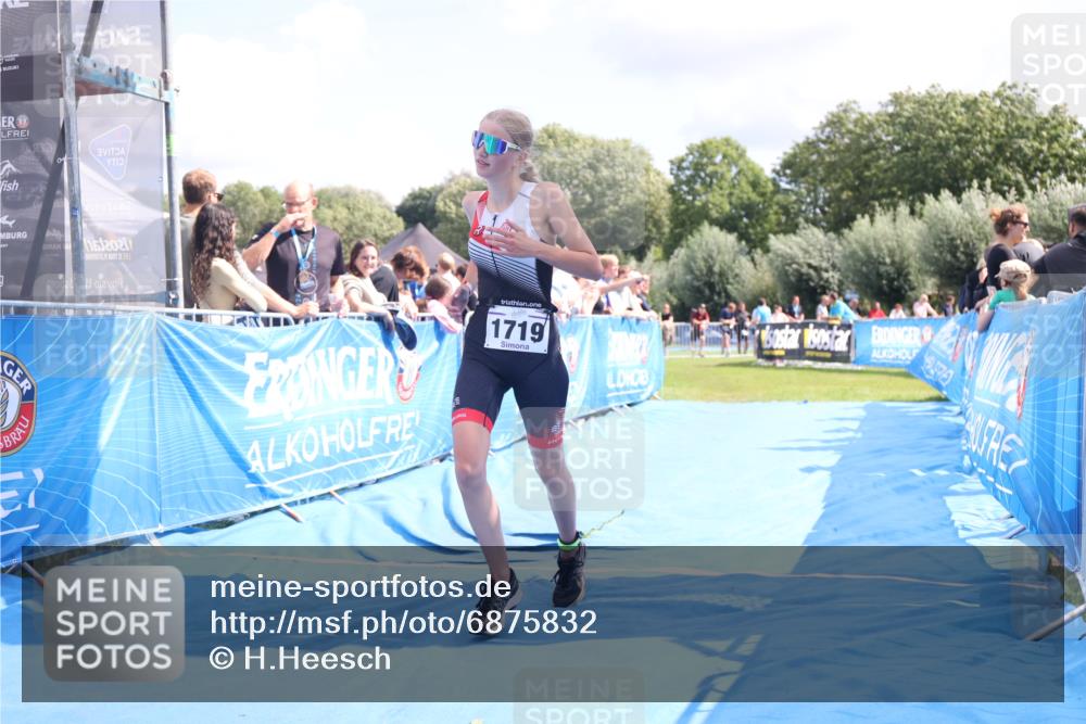 25.08.2024 - Elbe Triathlon Hamburg H.Heesch http://msf.ph/oto/6875832 25.08.2024 12:05:39 Ziel 1603, 1719 meine-sportfotos.de