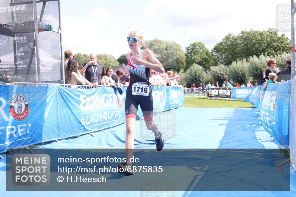 25.08.2024 - Elbe Triathlon Hamburg H.Heesch http://msf.ph/oto/6875835 25.08.2024 12:05:39 Ziel 1603, 1719 meine-sportfotos.de