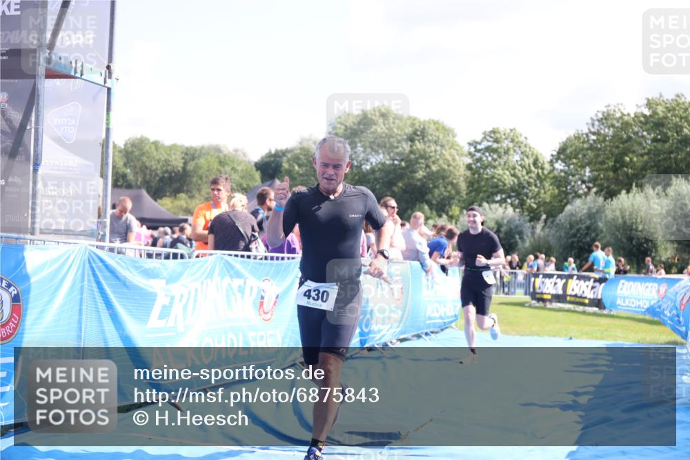 25.08.2024 - Elbe Triathlon Hamburg H.Heesch http://msf.ph/oto/6875843 25.08.2024 11:41:43 Ziel 430, 489, 577 meine-sportfotos.de