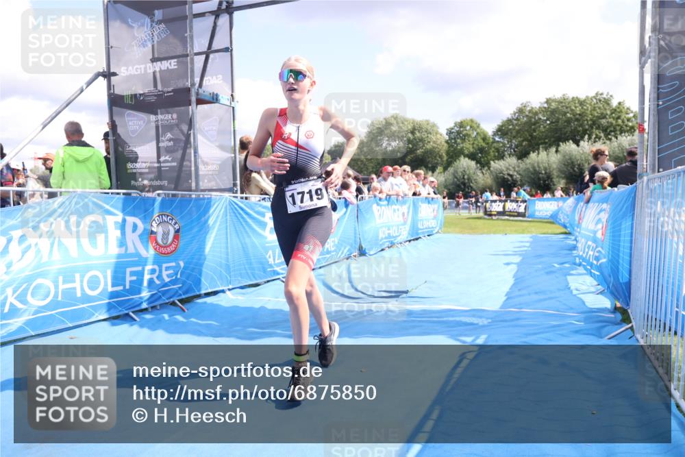 25.08.2024 - Elbe Triathlon Hamburg H.Heesch http://msf.ph/oto/6875850 25.08.2024 12:05:39 Ziel 1603, 1719 meine-sportfotos.de