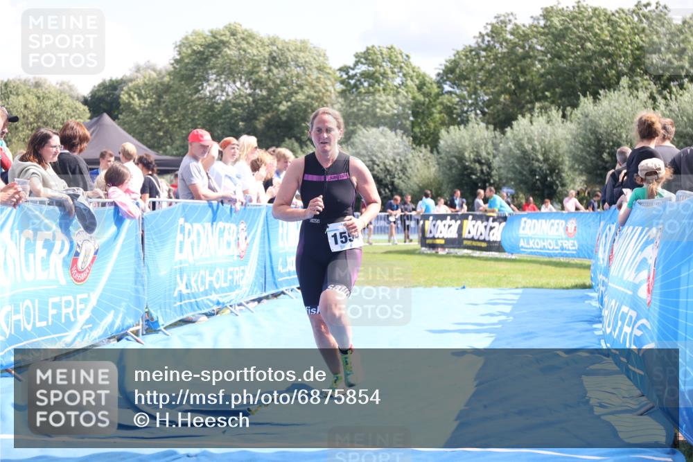 25.08.2024 - Elbe Triathlon Hamburg H.Heesch http://msf.ph/oto/6875854 25.08.2024 12:05:52 Ziel 1554 meine-sportfotos.de
