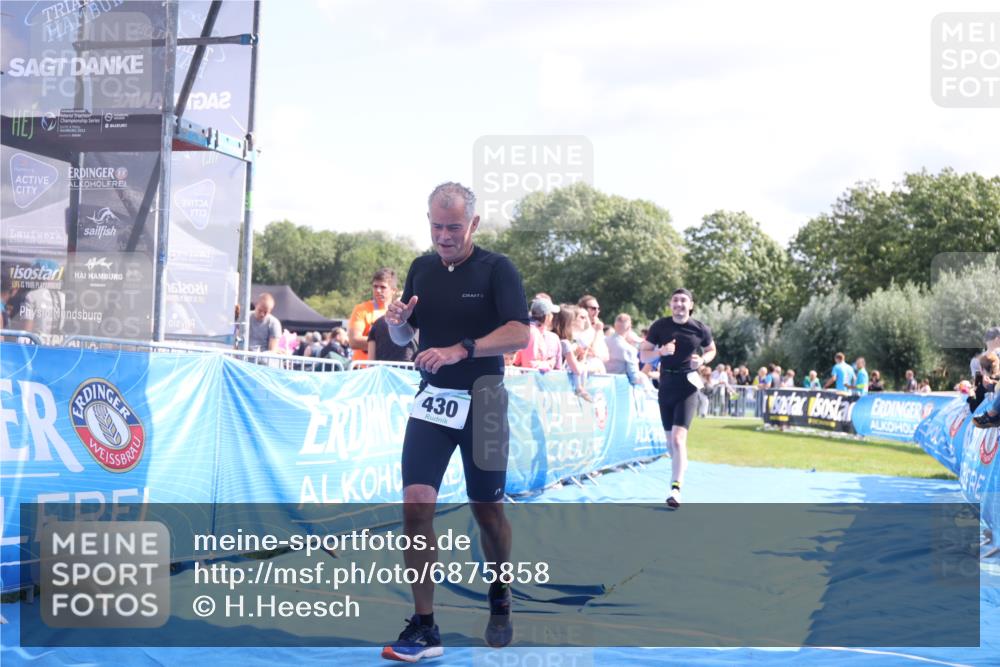 25.08.2024 - Elbe Triathlon Hamburg H.Heesch http://msf.ph/oto/6875858 25.08.2024 11:41:44 Ziel 430, 489, 577 meine-sportfotos.de